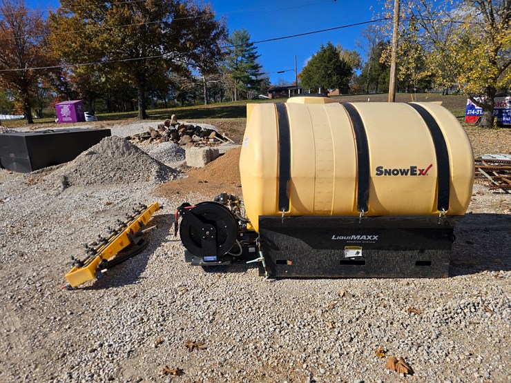 #22370-•-1200-gallon-snowex-liquimaxx-spray-rig-image-4