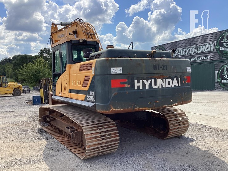 2021-hyundai-hx220l-image-3