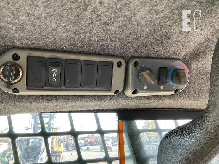 2002-bobcat-763g-image-16