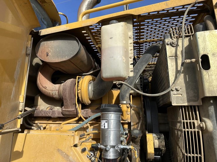 2002-deere-744h-image-28