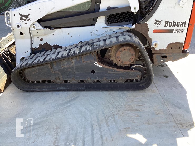 2011-bobcat-t770-image-11