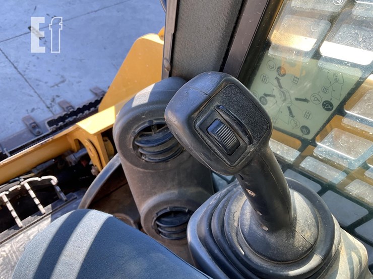 2019-caterpillar-259d-image-23