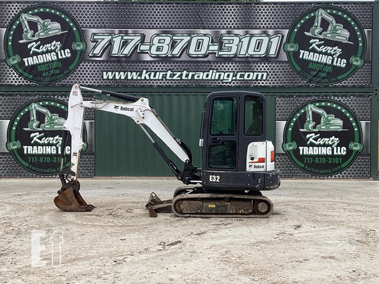 2014-bobcat-e32-image-1