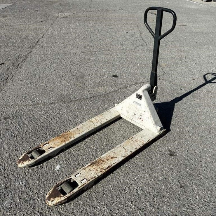Crown Pallet Jack