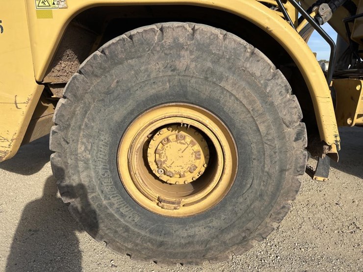 2010-caterpillar-740-image-58