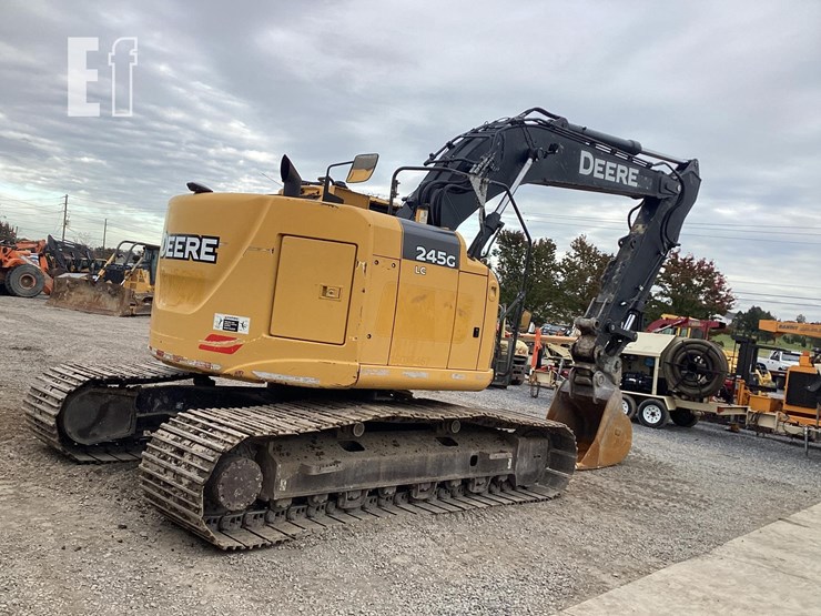 2019-deere-245g-lc-image-4