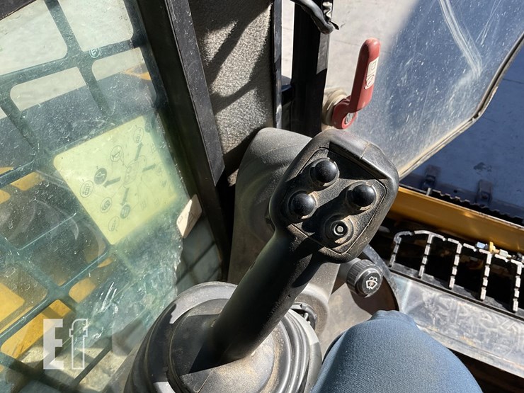 2019-caterpillar-259d-image-19