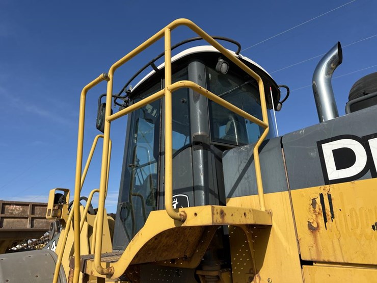 2006-deere-744j-image-19