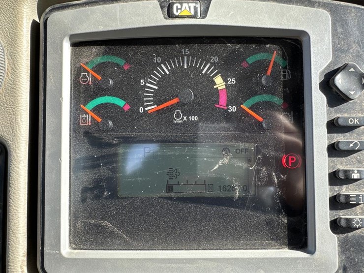 2012-caterpillar-d6t-image-31