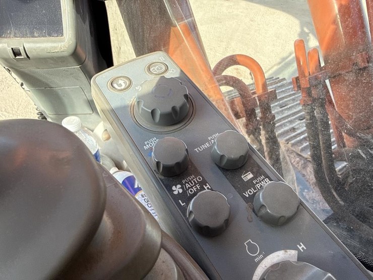 #1882-•-2012-hitachi-350lc-excavator-image-52