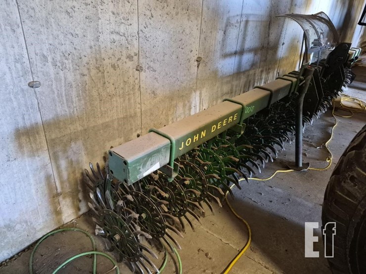 john-deere-400-image-1