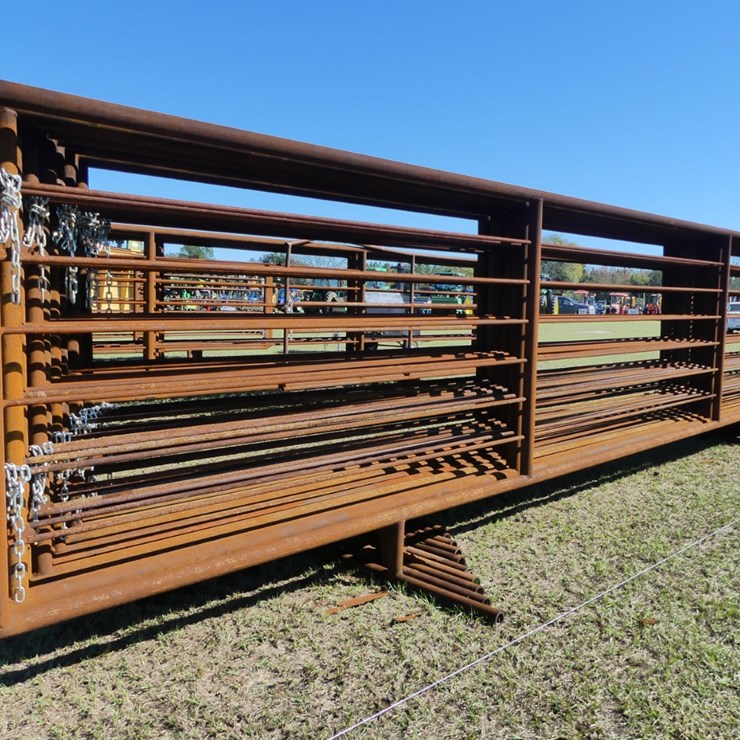 (10) 24' Free Standing Panels w/ 7'10" Gate