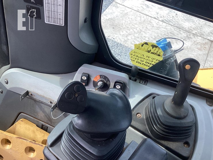 2018-caterpillar-d7e-image-21