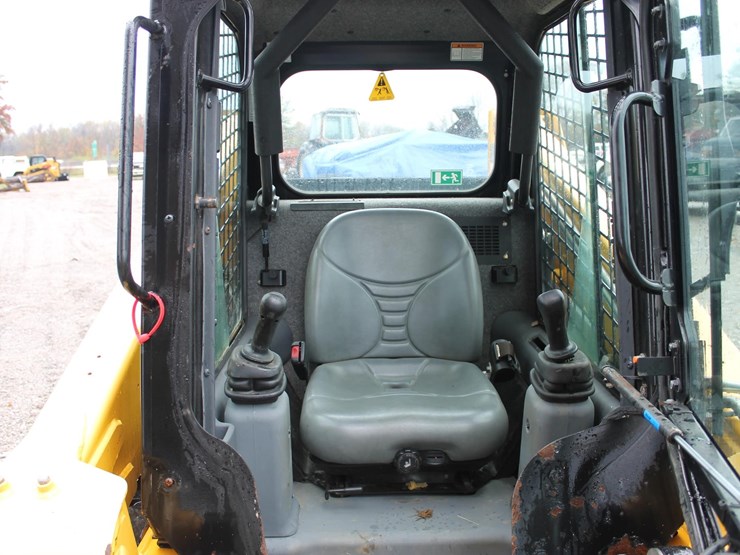 2021-gehl-r165-image-7