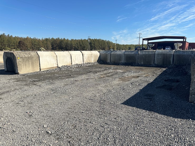 #32727-•-lot-of-(13)-~57"x80"-concrete-culvert-sectionss-image-4