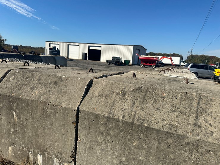 #32725-•-lot-of-(13)-~57"x80"-concrete-culvert-sections-image-21