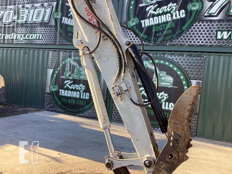 2019-takeuchi-tb290-image-11