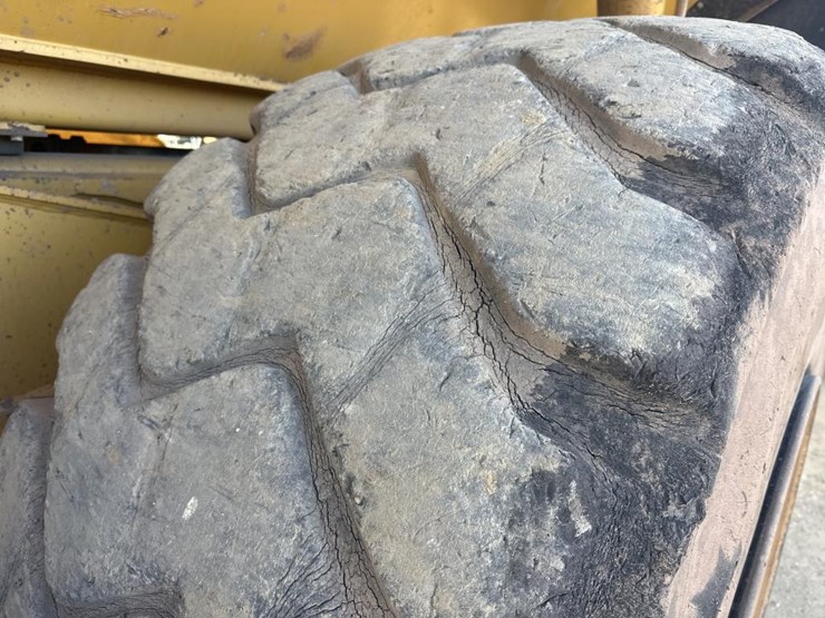 2010-caterpillar-740-image-55