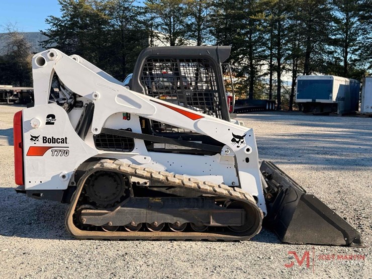 2022-bobcat-t770-image-2