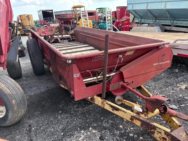 new-holland-520-image-3