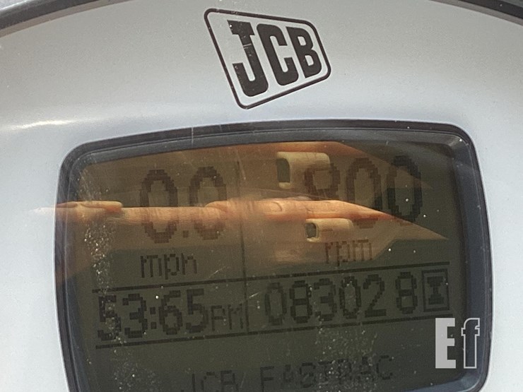 2013-jcb-fastrac-8310-image-17