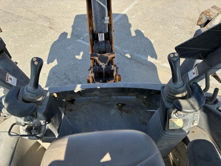 2018-case-580sn-image-26