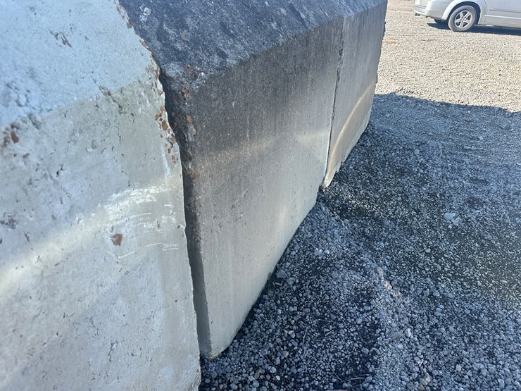 #32725-•-lot-of-(13)-~57"x80"-concrete-culvert-sections-image-6