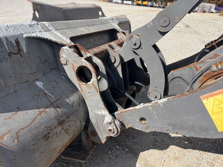 2010-volvo-l60f-image-10