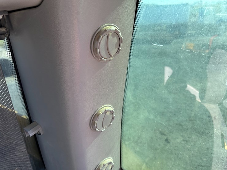 #32824-•-volvo-ec160e-crawler-excavator-w/hydraulic-thumb-image-88