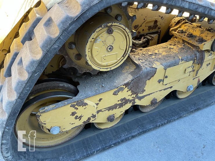 2020-caterpillar-259d3-image-10