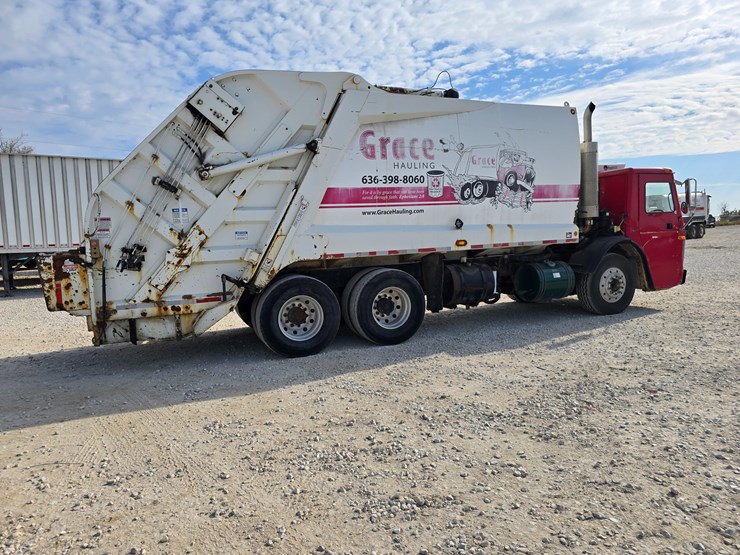 2001-mack-le613-image-26