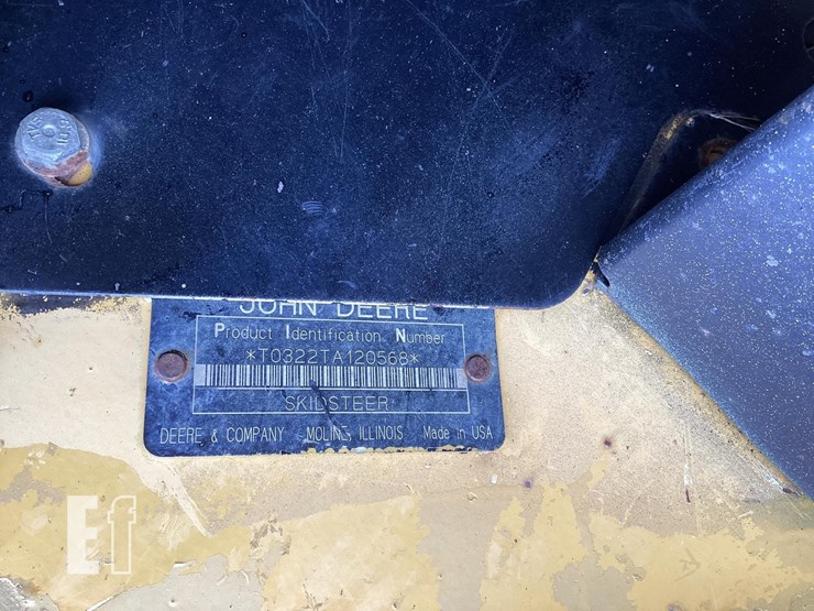 2005-deere-ct322-image-19