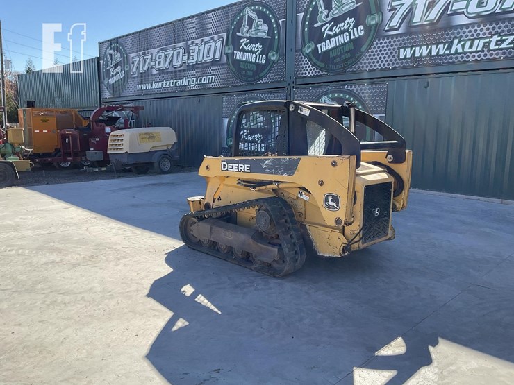 2006-deere-ct322-image-2