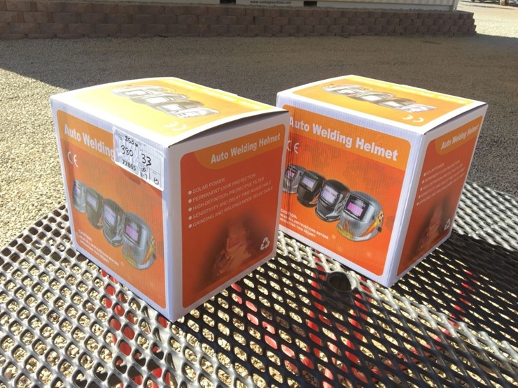 unused-auto-darkening-welding-helmet.-image-1