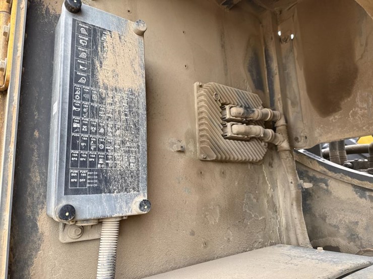 #1881-•-2020-volvo-ec480e-excavator-image-39