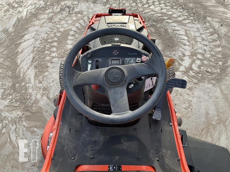 2014-kubota-t2080-image-12