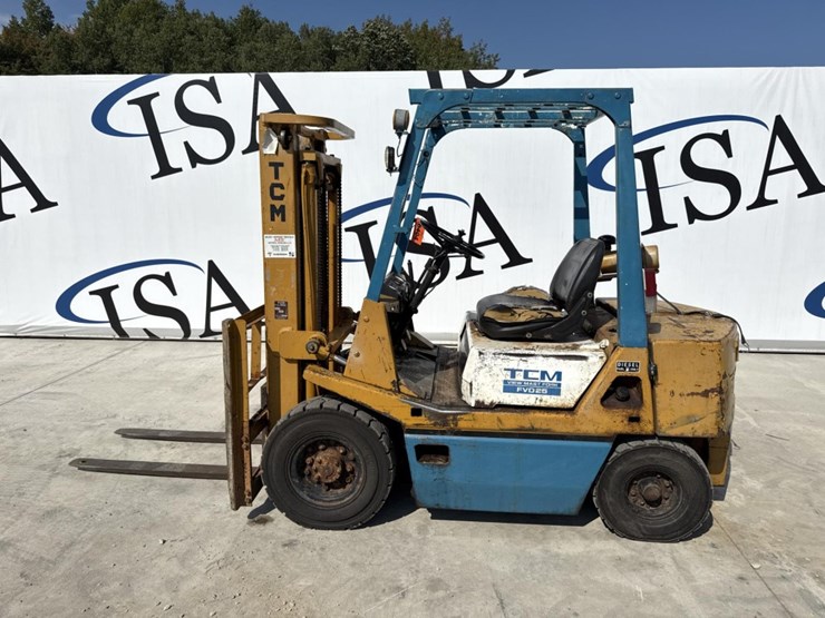 #5082-•-tcm-fvd25-forklift-image-2