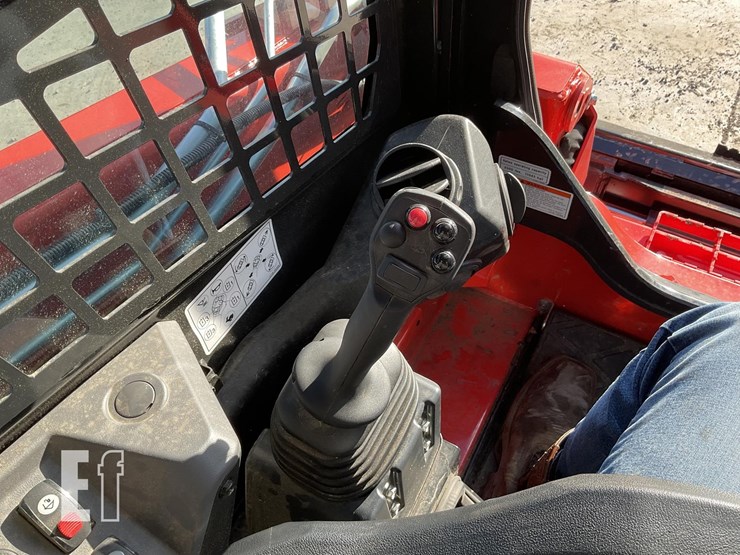 2025-kioti-tl750-image-16