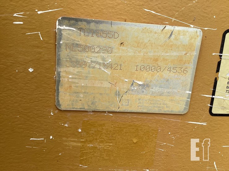 2015-caterpillar-tl1055d-image-16