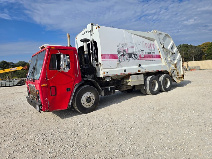 2001-mack-le613-image-6