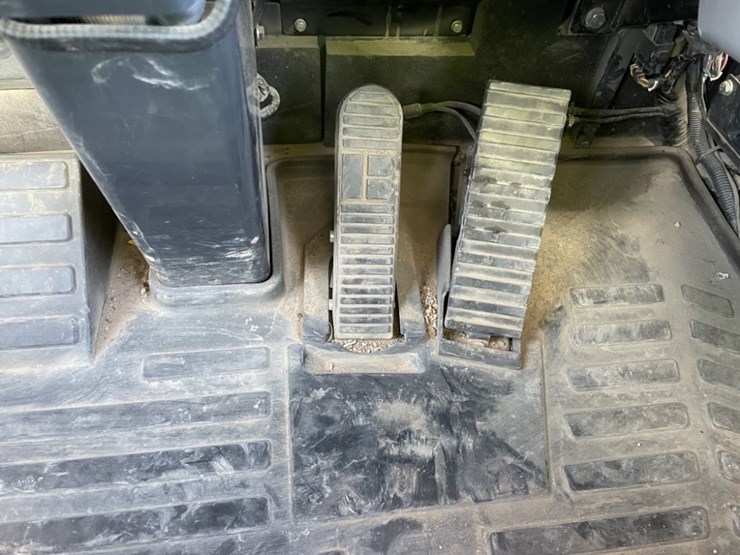 2021-komatsu-hm400-image-25