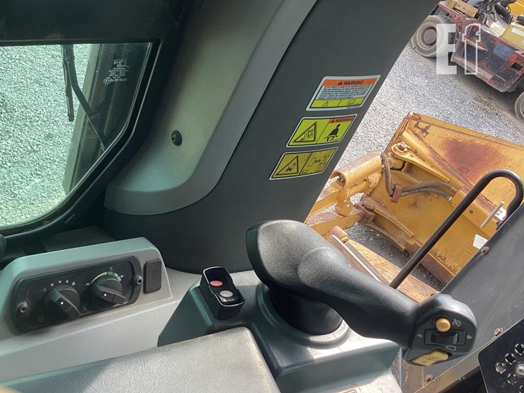 2018-caterpillar-d7e-image-22