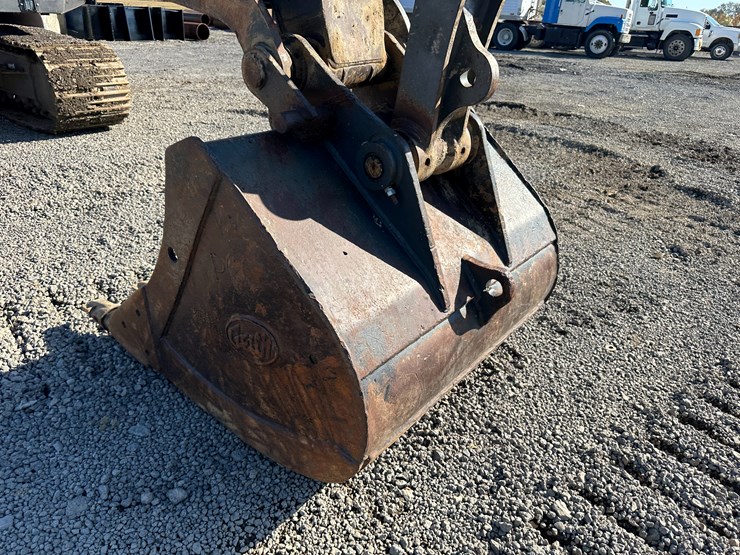 #32824-•-volvo-ec160e-crawler-excavator-w/hydraulic-thumb-image-41