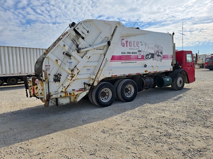 2001-mack-le613-image-25