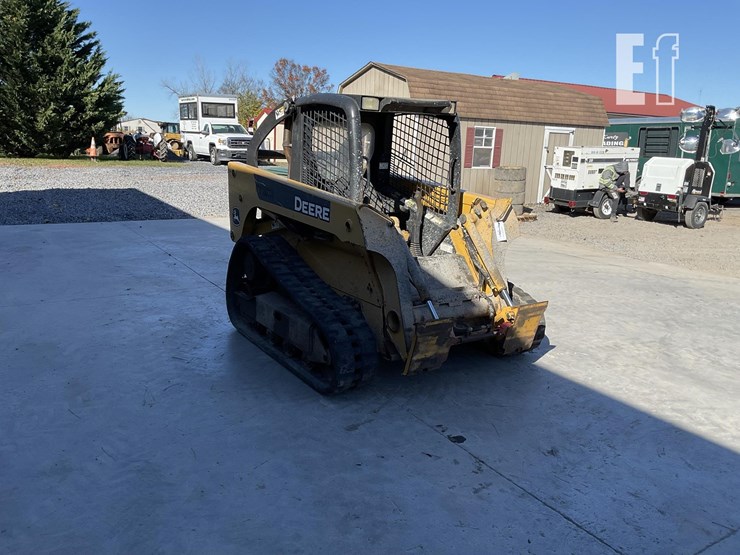2006-deere-ct322-image-6