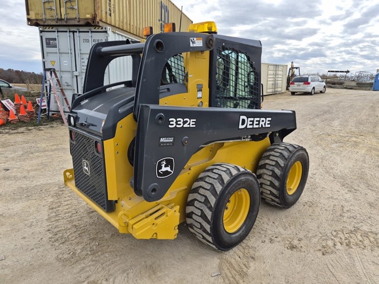 deere-332e-image-8