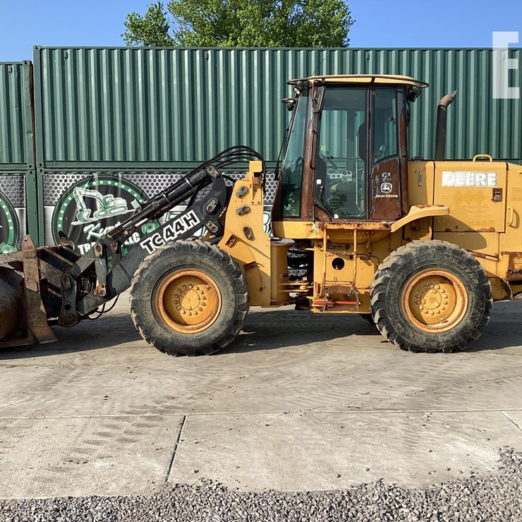 2002 DEERE TC44H