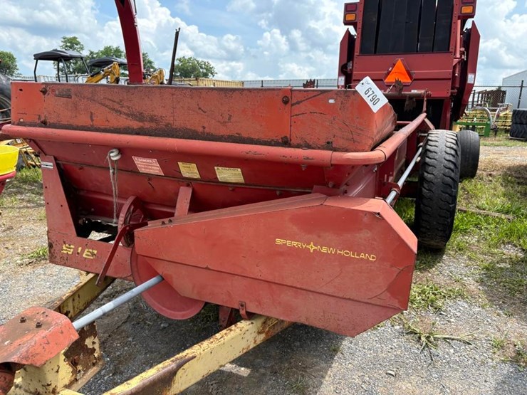 new-holland-518-image-3