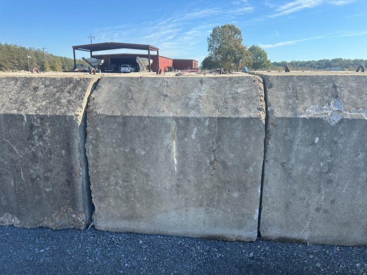 #32728-•-lot-of-(13)-~57"x80"-concrete-culvert-sectionss-image-21