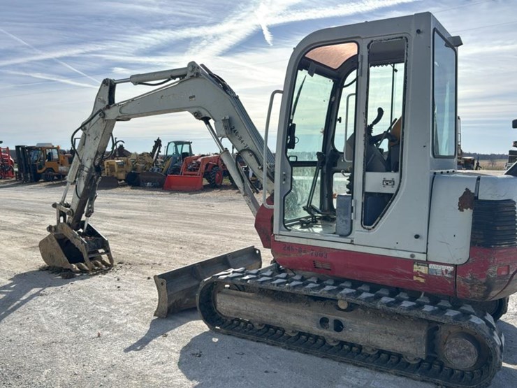 takeuchi-tb145-image-3